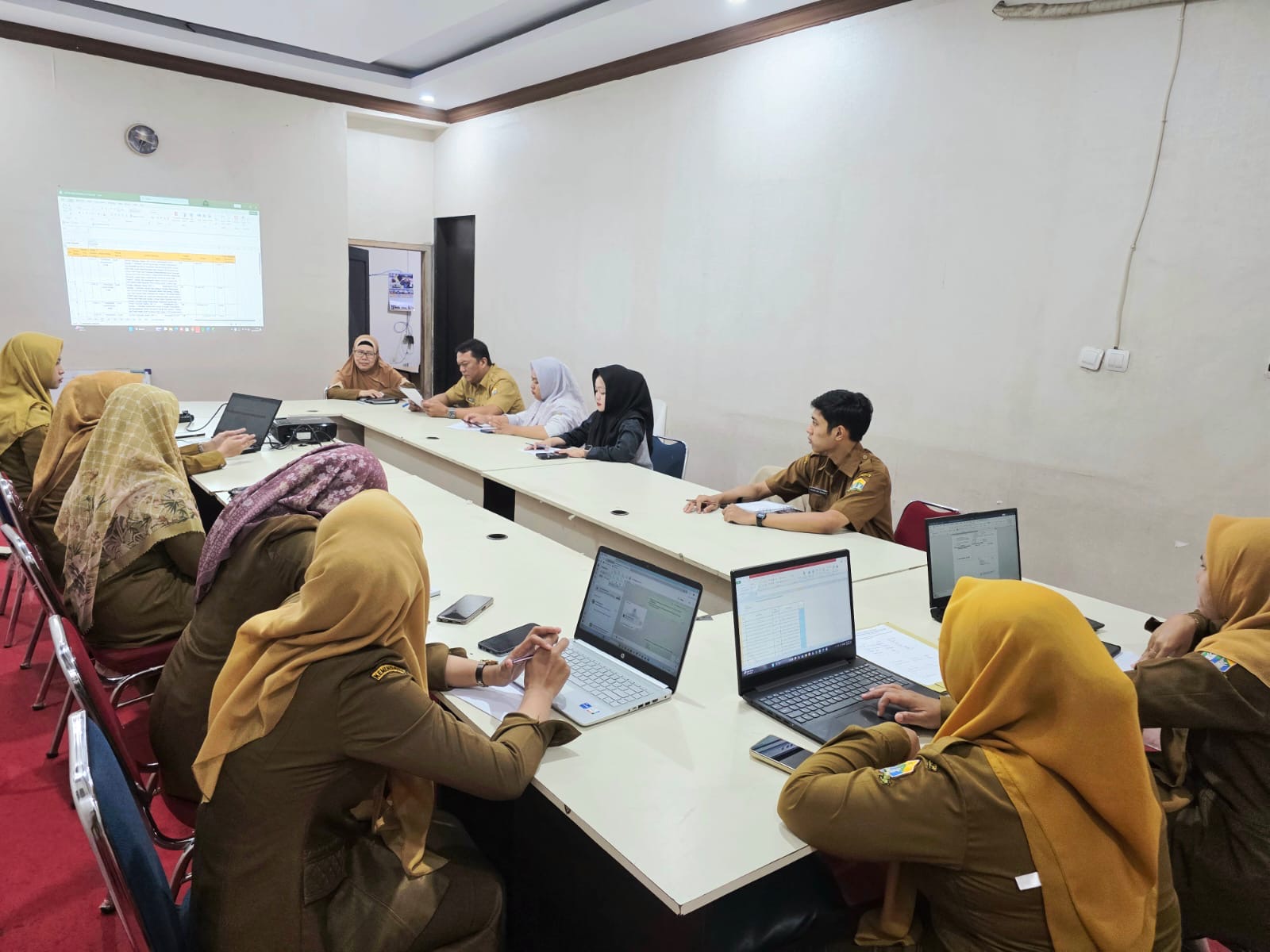 Kesbangpol Kota Serang Tingkatkan Kualitas Pengelolaan Dokumen melalui Pendampingan Kearsipan