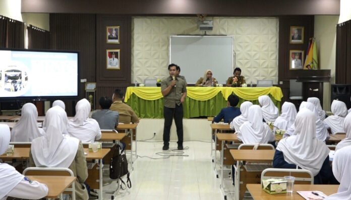 Kesbangpol Kota Serang Bersama Densus 88 Edukasi Pelajar Cegah Radikalisme di Ruang Digital