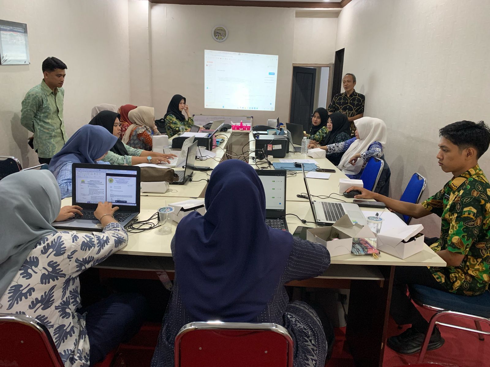SOSIALISASI PENERAPAN APLIKASI SISTEM INFORMASI KEARSIPAN DINAMIS TERINTEGRASI (SRIKANDI)